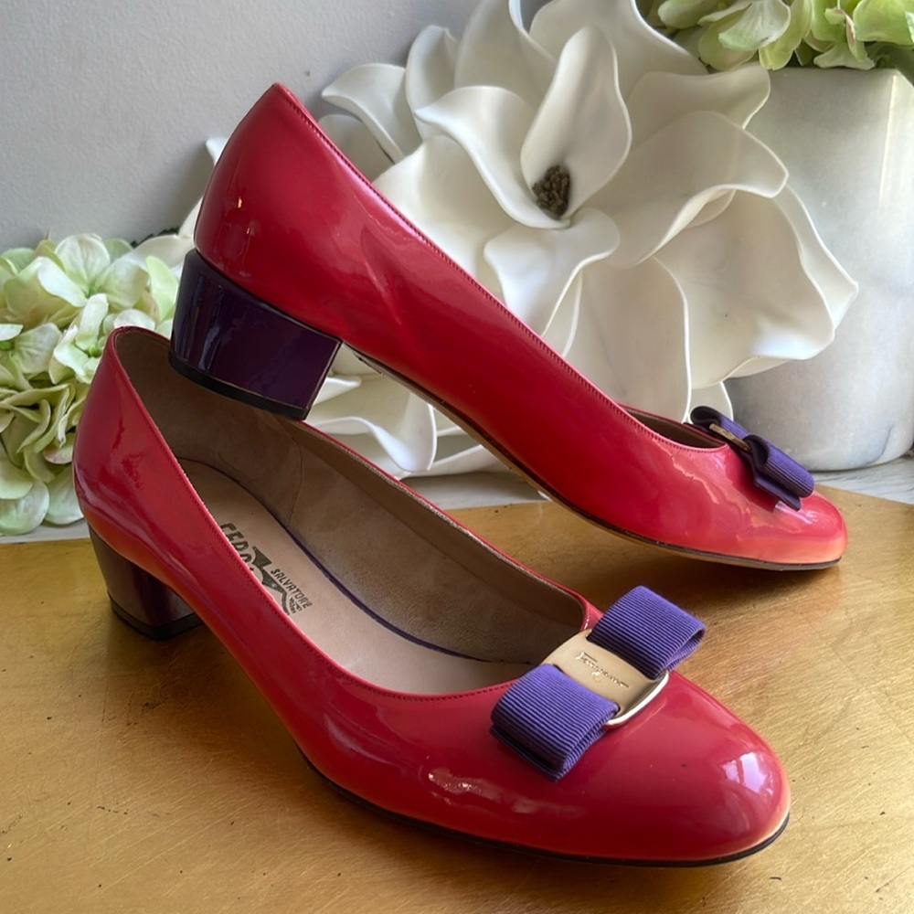 Salvatore Ferragamo Vera Pump in Two-Tone Patent Leather - Picture 3 of 16